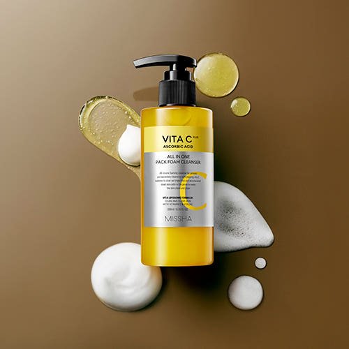 Vita C Plus All In One Pack Foam Cleanser 200ml - Elure